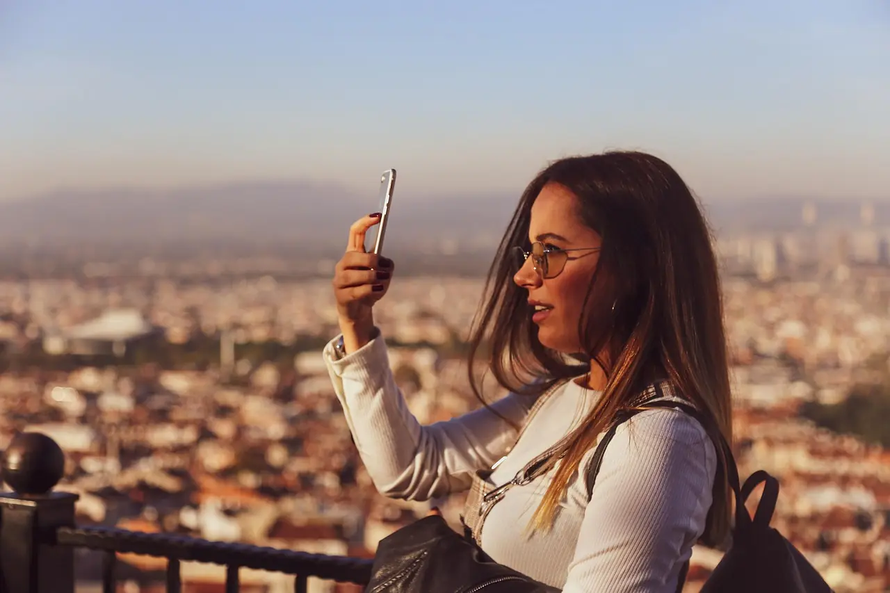 Apple vs. Samsung: Koji flagship pametni telefon odabrati za sezonu putovanja 2026.?