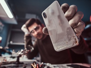 Znate li koristiti ove popularne „štitove“ za iPhone i Samsung mobitele? (Jer zaštita uređaja je važna!)